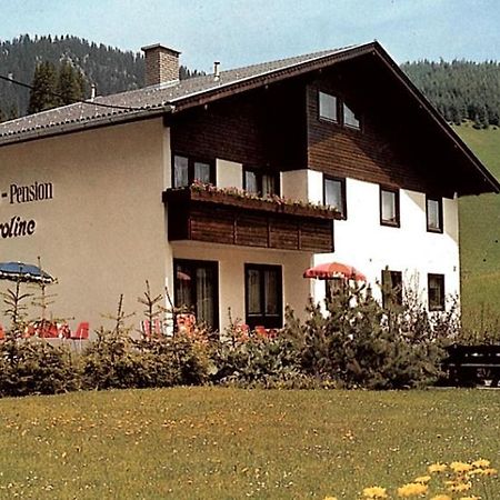 بيروانغ Gastehaus-Pension Caroline المظهر الخارجي الصورة
