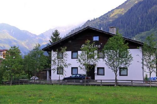 بيروانغ Gastehaus-Pension Caroline المظهر الخارجي الصورة